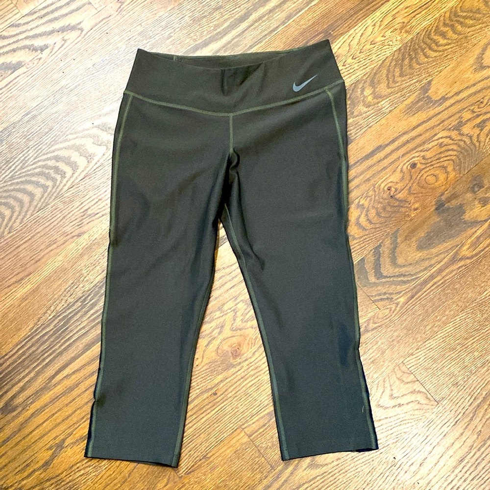 Woman’s Nike Capri Pants